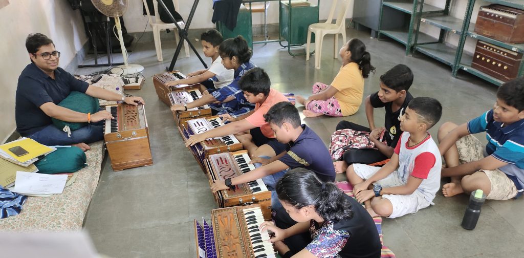 Harmonium Class